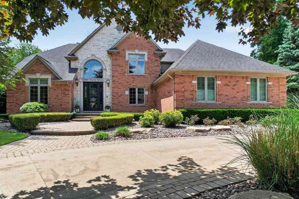 Homes For Sale - 53987 Trent River Drive <br/> Macomb County, Shelby Twp, MI 48315