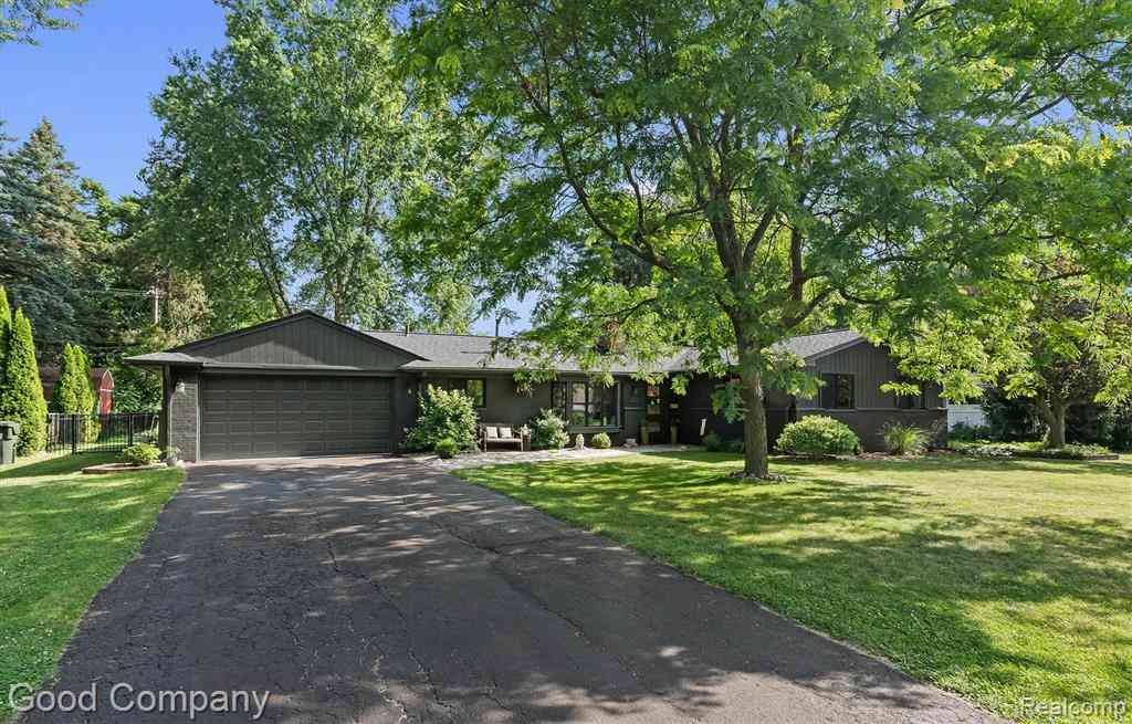 Homes For Sale - 141 Nesbit Lane <br/> Rochester, MI 48309