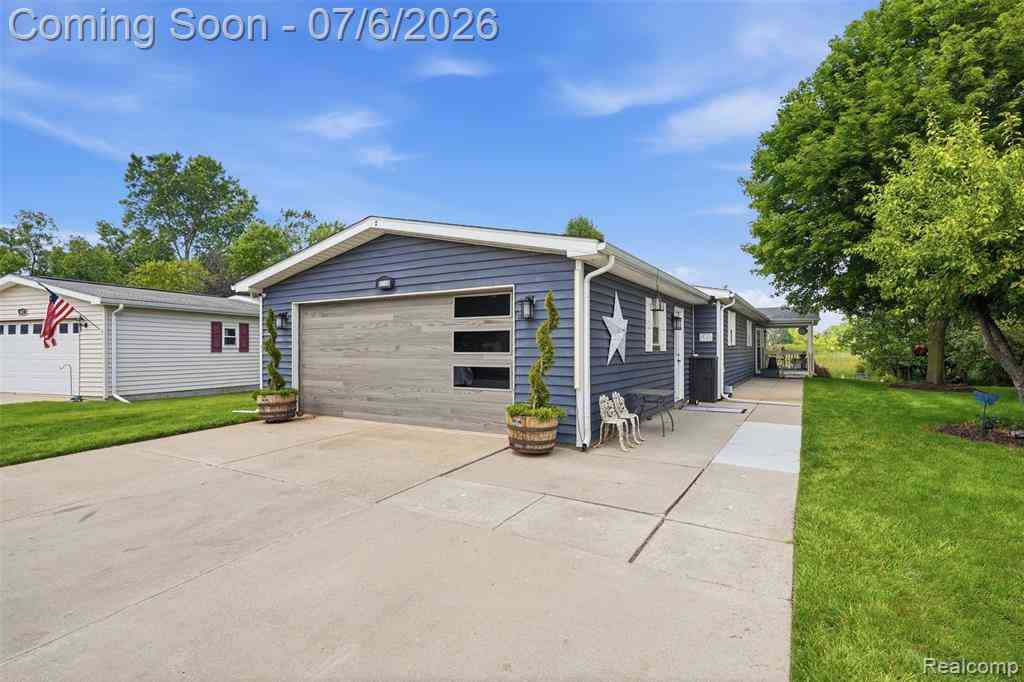Homes For Sale - 865 Beach Buggy Lane <br/> Linden, MI 48451