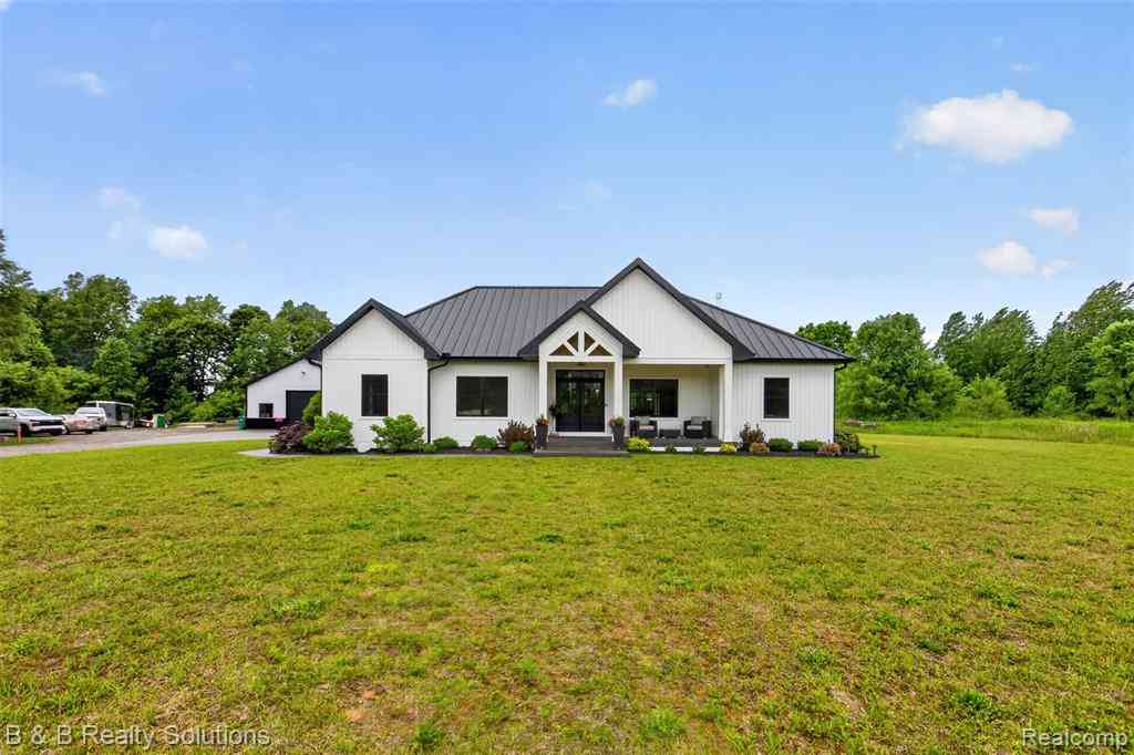 Homes For Sale - 6204 Fish Lake Road <br/> Lapeer County, North Branch, MI 48461