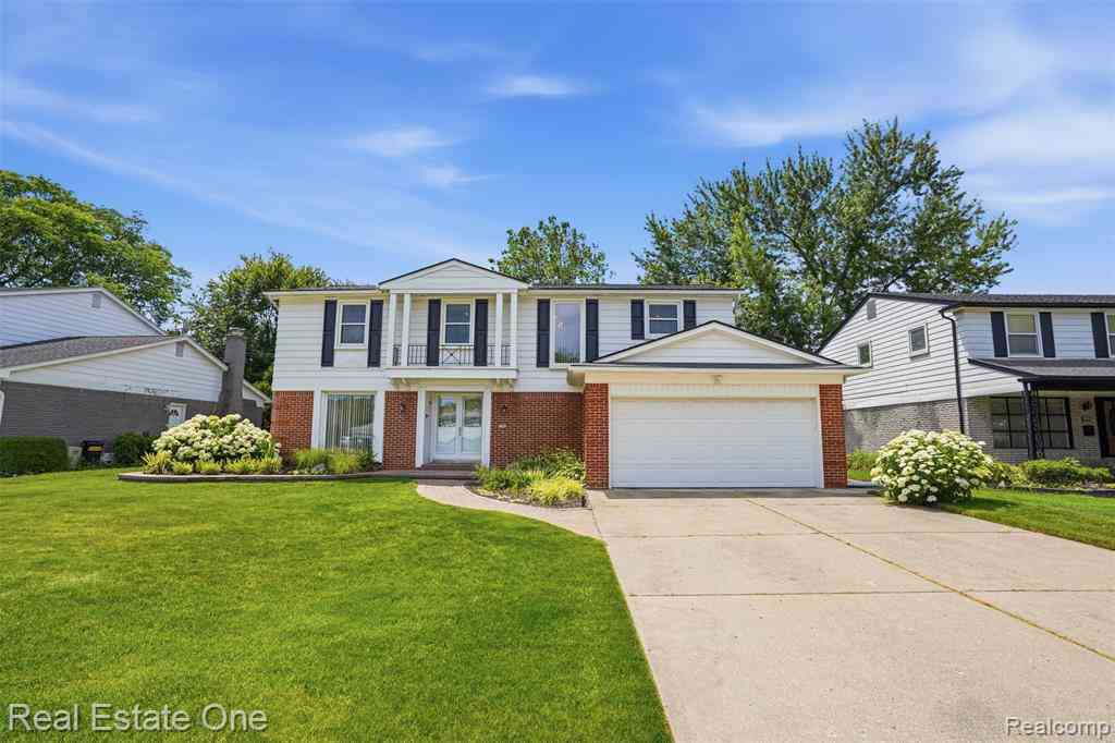 Homes For Sale - 21455 Independence Drive <br/> Oakland County, Southfield, MI 48076