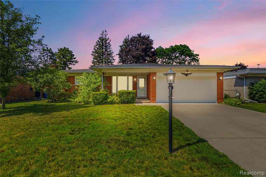 Homes For Sale - 3827 Pall Drive <br/> Warren, MI 48092