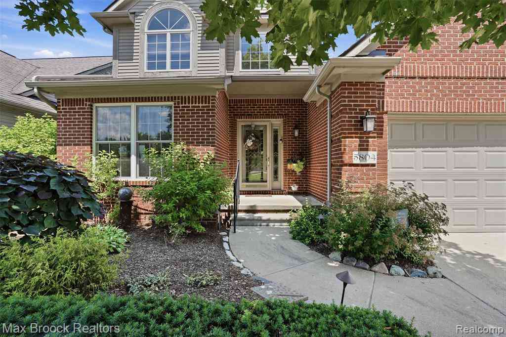 Condo For Sale - 5804 S Windstar Circle  #22<br/> Waterford, MI 48327