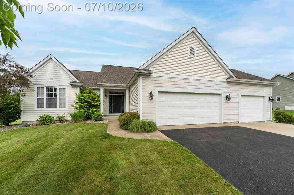 Homes For Sale - 7597 Prairie Crossing Lane <br/> Kalamazoo, MI 49004