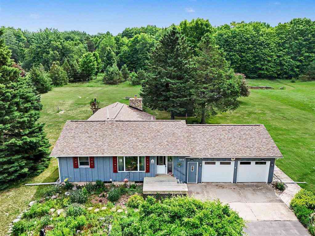 Homes For Sale - 3091 Lake Ann Road <br/> Benzie County, Interlochen, MI 49643