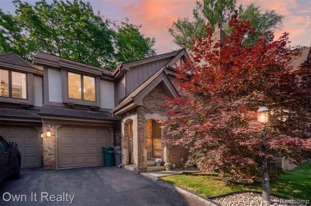 Condo For Sale - 718 S Military Street <br/> Wayne County, Dearborn, MI 48124