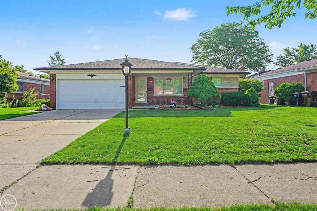 Homes For Sale - 33316 Mina Drive <br/> Macomb County, Sterling Heights, MI 48312