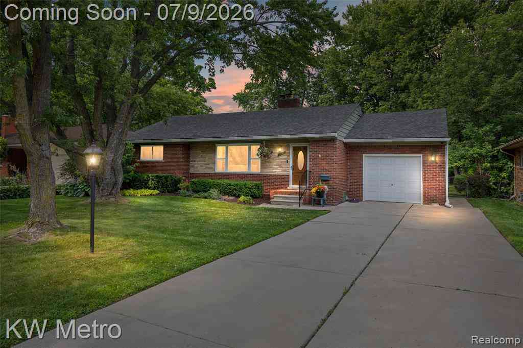 Homes For Sale - 20665 Woodcrest Street <br/> Harper Woods, MI 48225