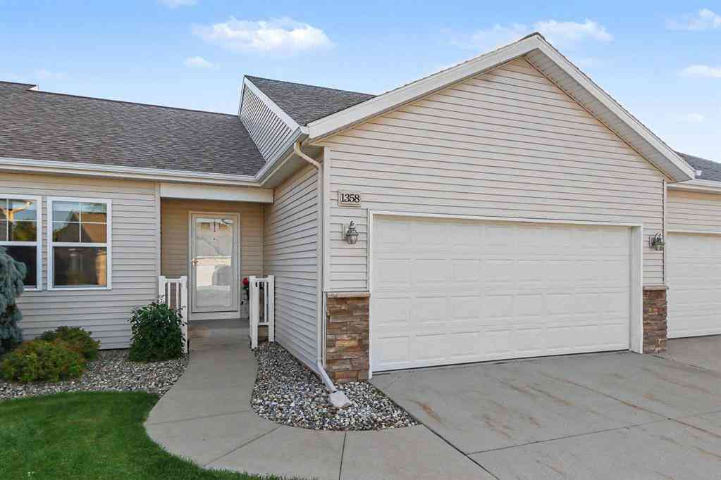 Condo For Sale - 1358 S Village Circle <br/> Kalamazoo, MI 49009