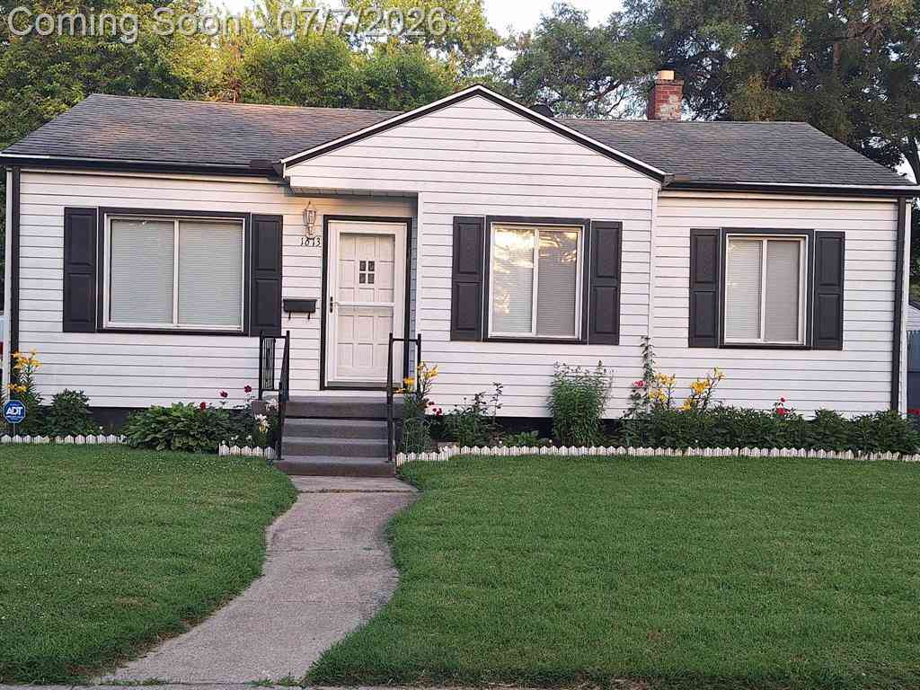 Homes For Sale - 1613 Berrywood Lane <br/> Flint, MI 48507