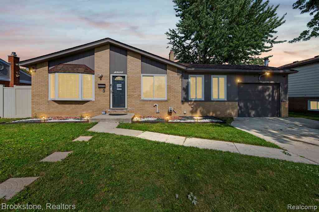 Homes For Sale - 31758 Eiffel Avenue <br/> Macomb County, Warren, MI 48088