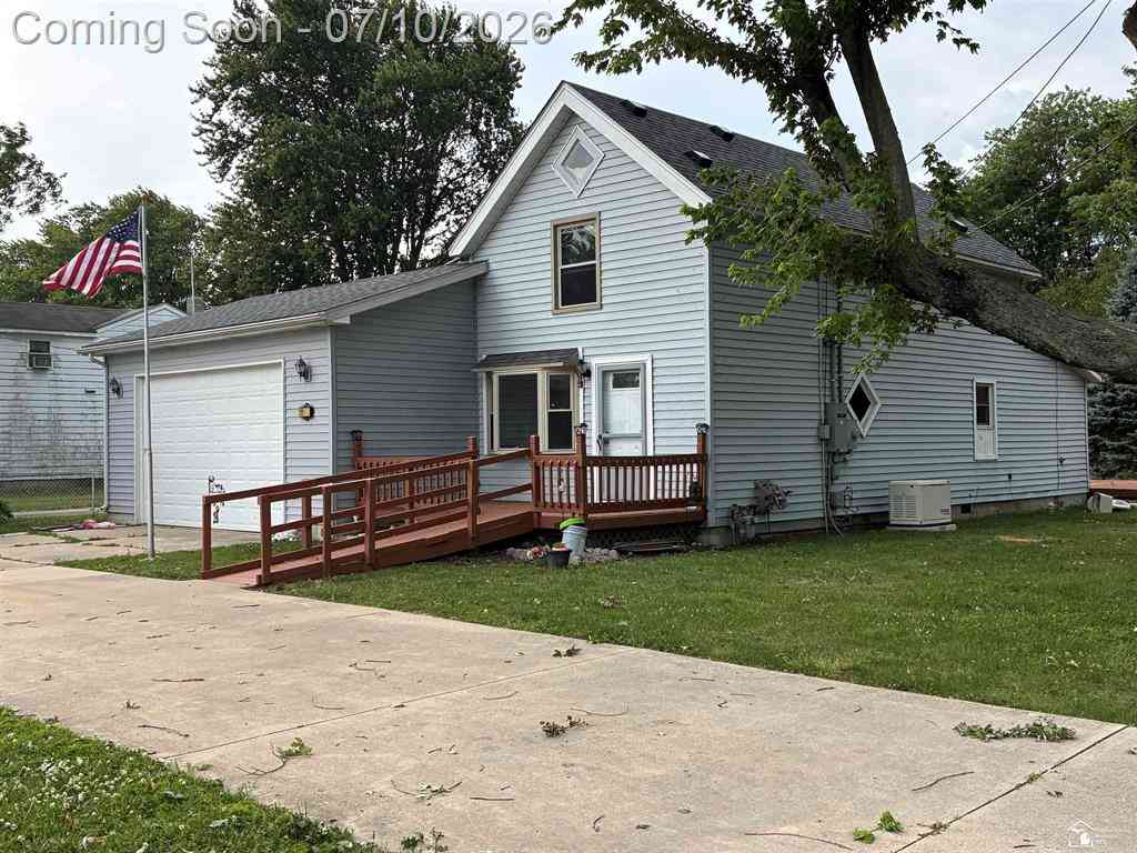 Homes For Sale - 11113 Harold Drive <br/> Monroe County, Luna Pier, MI 48157