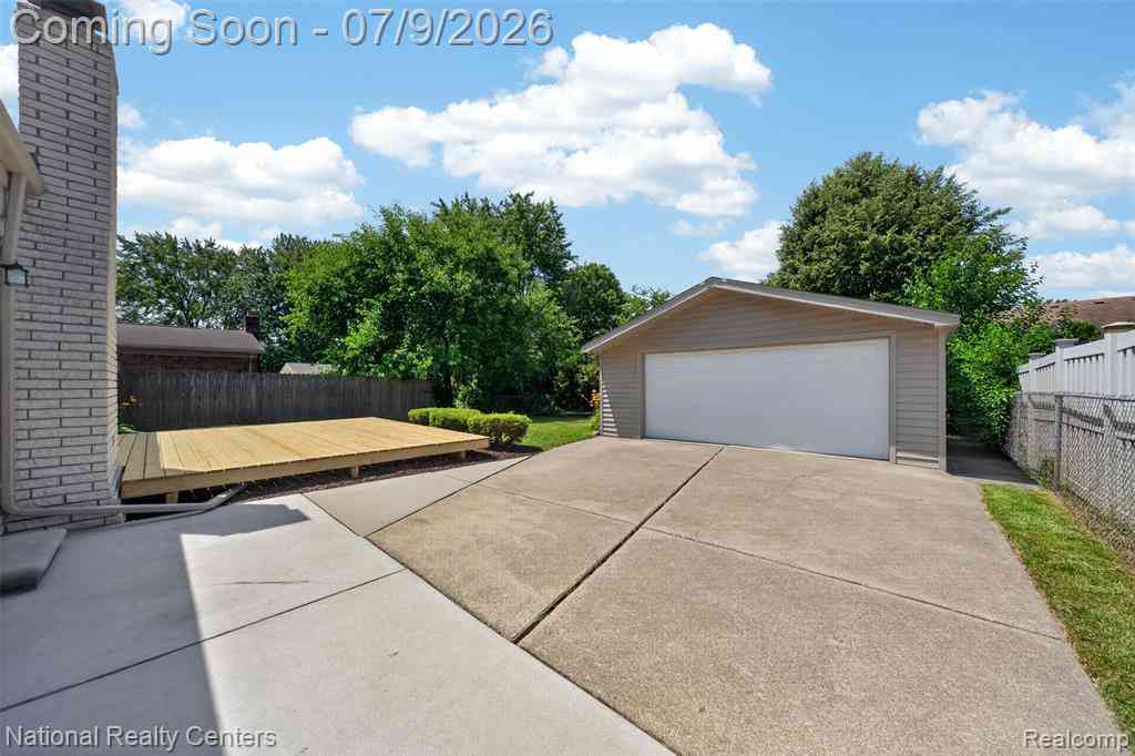 Homes For Sale - 40925 Mcnamara Drive <br/> Clinton Township, MI 48038