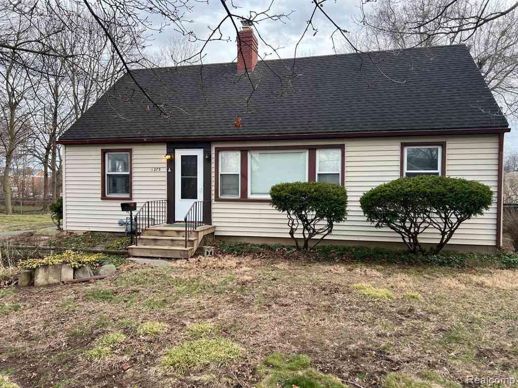 Homes For Sale - 1275 University Avenue <br/> Adrian, MI 49221