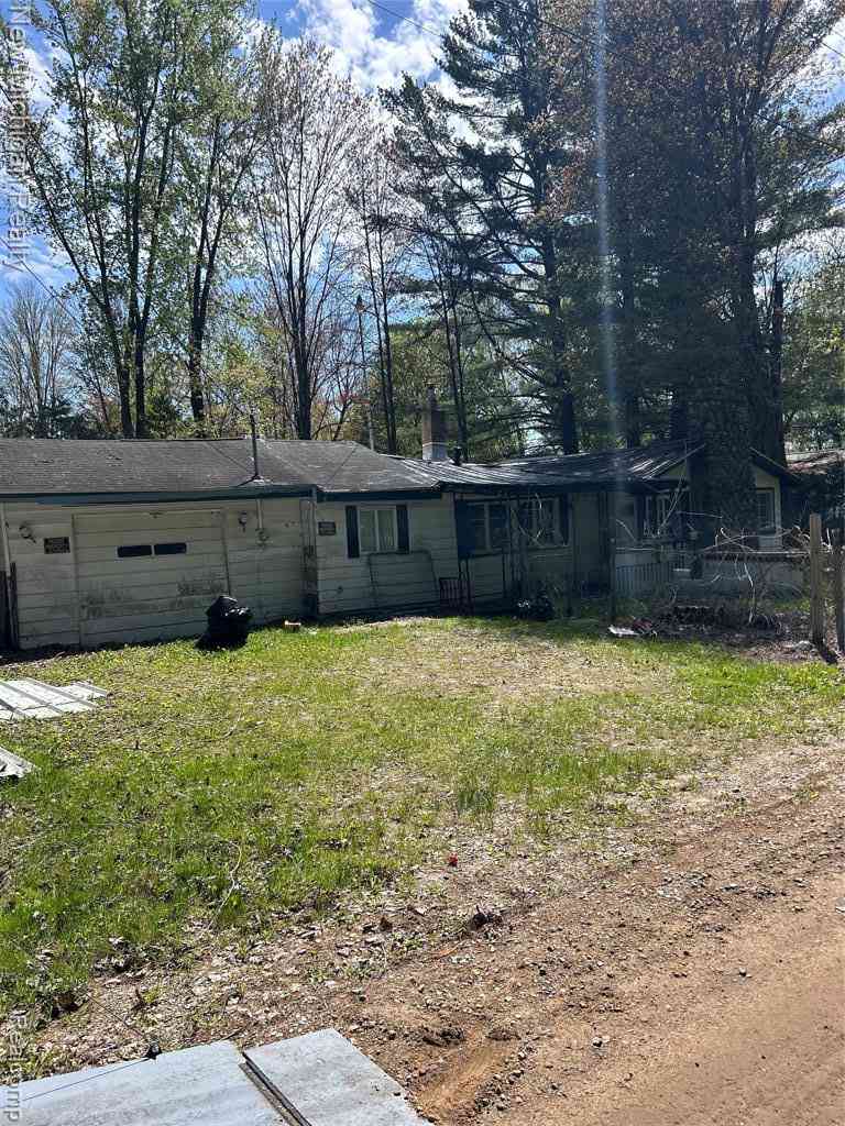 Homes For Sale - 242 Hickory Street <br/> Gladwin, MI 48624