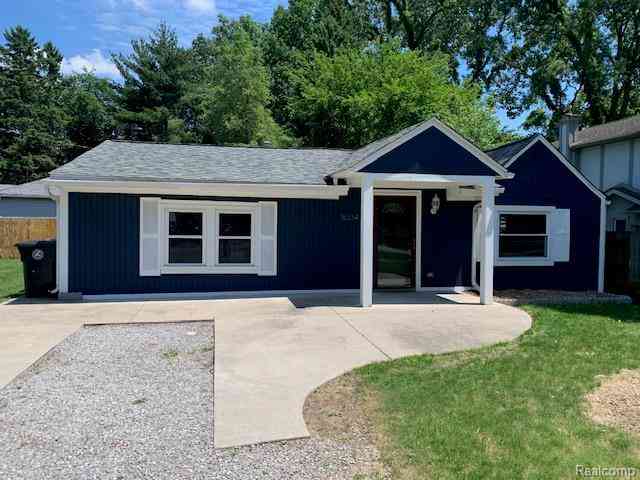 Homes For Sale - 18334 Irving Street <br/> Wayne County, Livonia, MI 48152