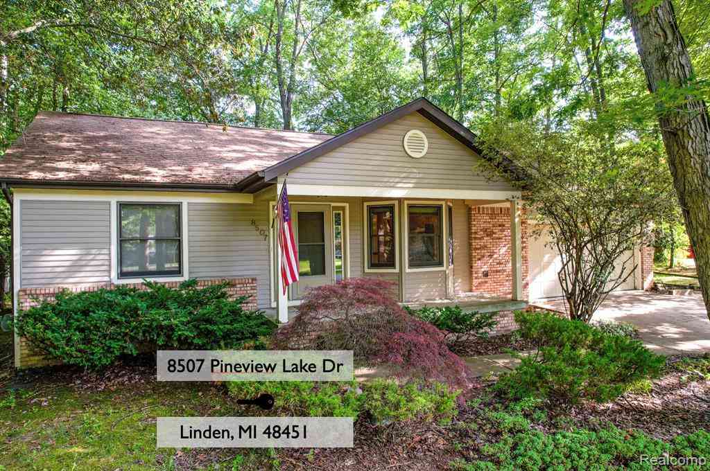 Homes For Sale - 8507 Pineview Lake Drive <br/> Genesee County, Linden, MI 48451