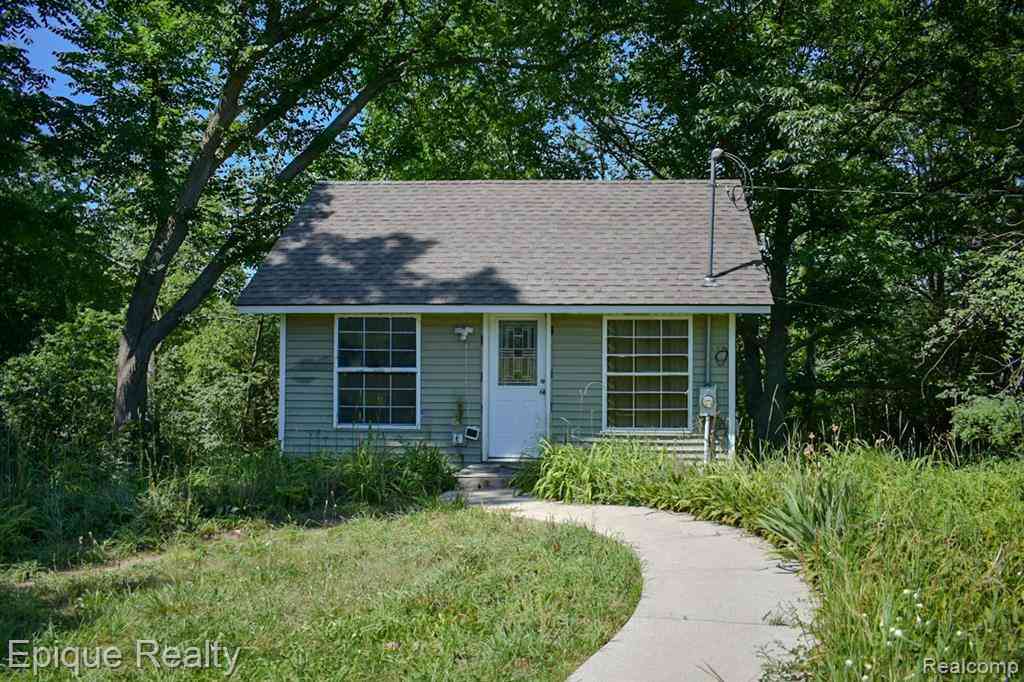 Homes For Sale - 300 W Dewey Road <br/> Shiawassee County, Owosso, MI 48867