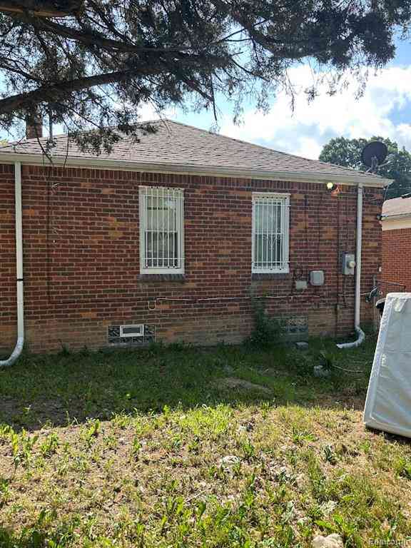 Homes For Sale - 7675 Greenview Avenue <br/> Wayne County, Detroit, MI 48228
