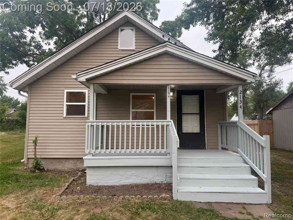 Homes For Sale - 2134 E Mclean Avenue <br/> Burton, MI 48529