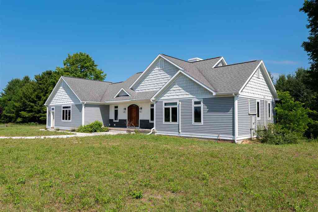 Homes For Sale - 8255 Angell Road <br/> Williamsburg, MI 49690