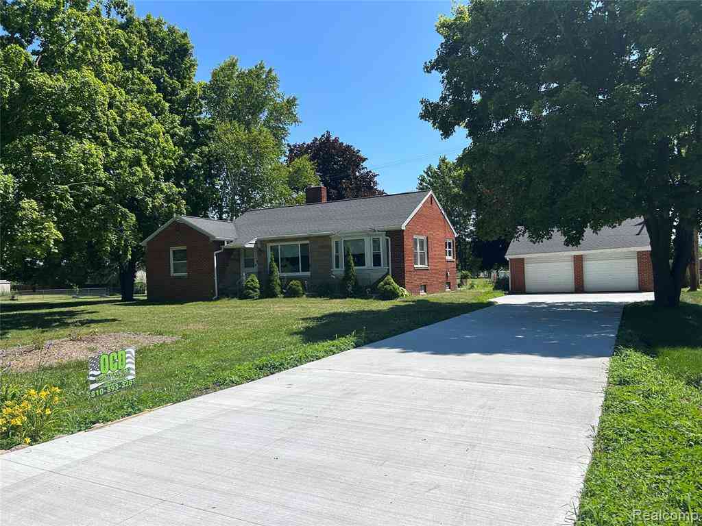 Homes For Sale - 11039 Torrey Road <br/> Fenton, MI 48430
