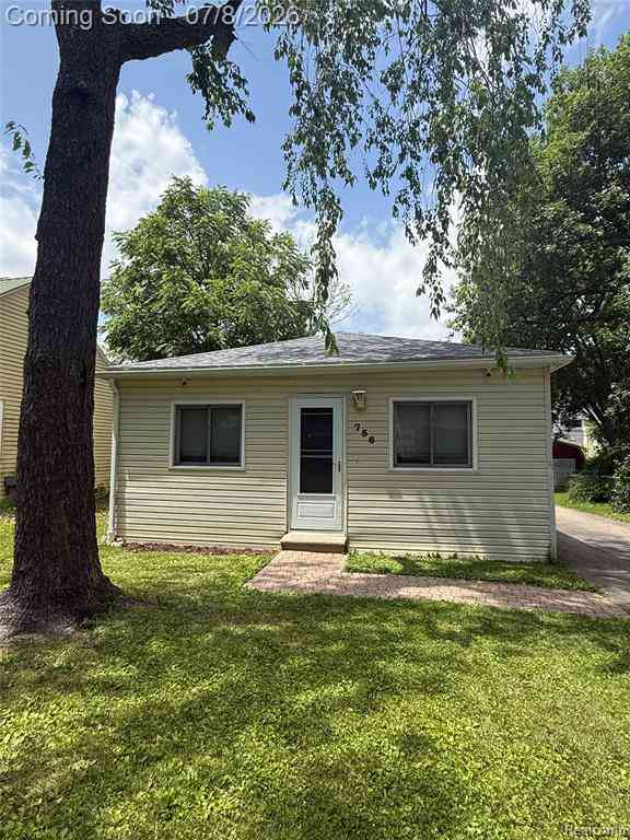Homes For Sale - 756 Cedarlawn Road <br/> Oakland County, Waterford, MI 48328
