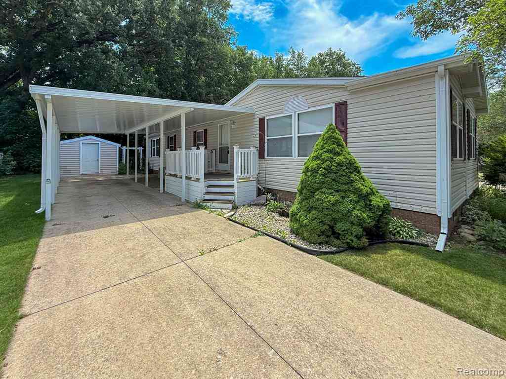 Homes For Sale - 416 Raisin River Drive <br/> Adrian, MI 49221