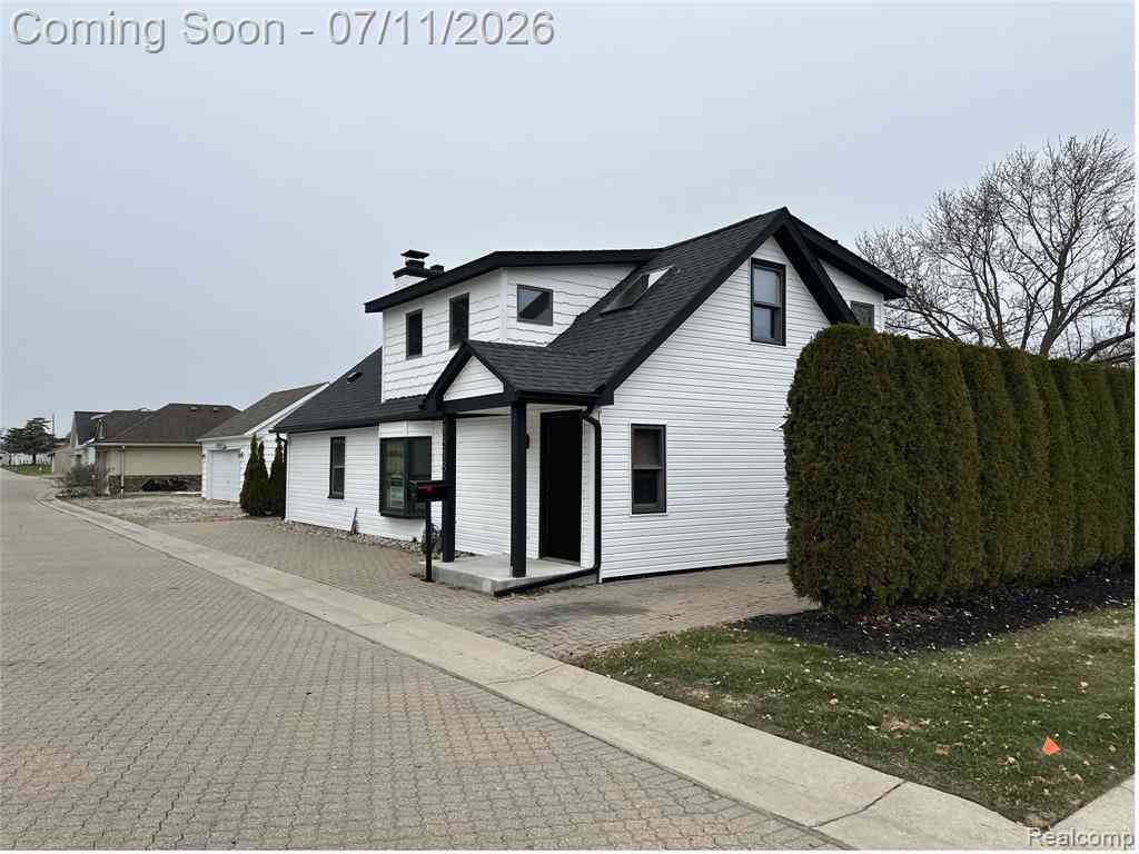Homes For Sale - 48481 Harbor Drive <br/> Macomb County, Chesterfield, MI 48047