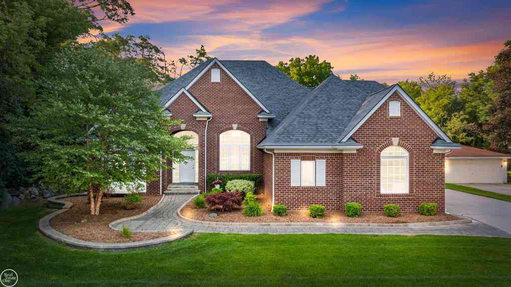Homes For Sale - 53 Evaline Drive <br/> Troy, MI 48085