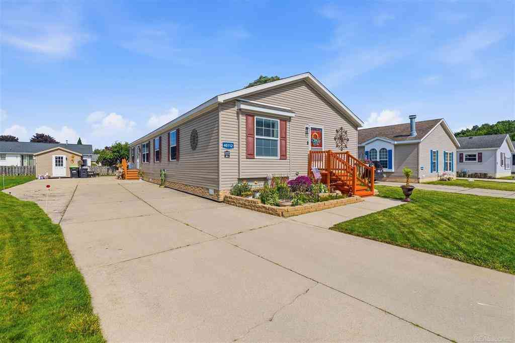 Homes For Sale - 46112 Dunkirk Court <br/> Macomb County, Macomb, MI 48044