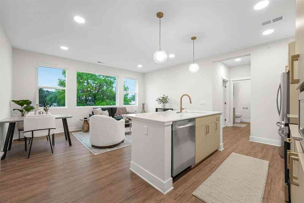 Condo For Sale - 1109 S Carver Street <br/> Grand Traverse County, Traverse City, MI 49686