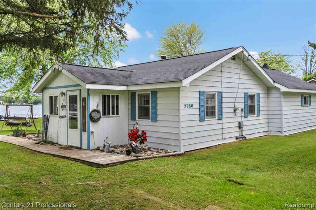 Homes For Sale - 5980 Birchwood Drive <br/> Hale, MI 48739