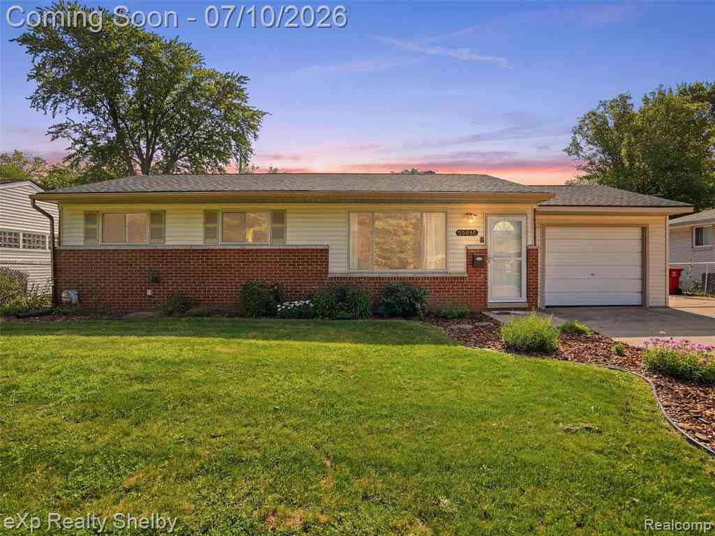 Homes For Sale - 36346 Winterset Drive <br/> Clinton Township, MI 48035