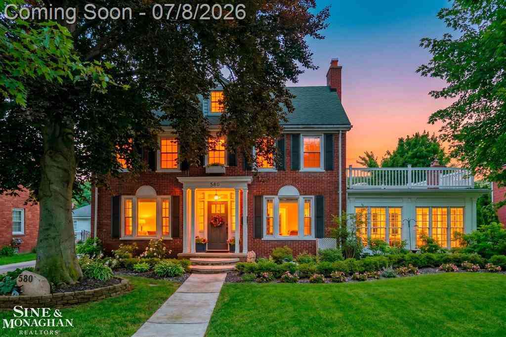 Homes For Sale - 580 Hampton Road <br/> Wayne County, Grosse Pointe Woods, MI 48236