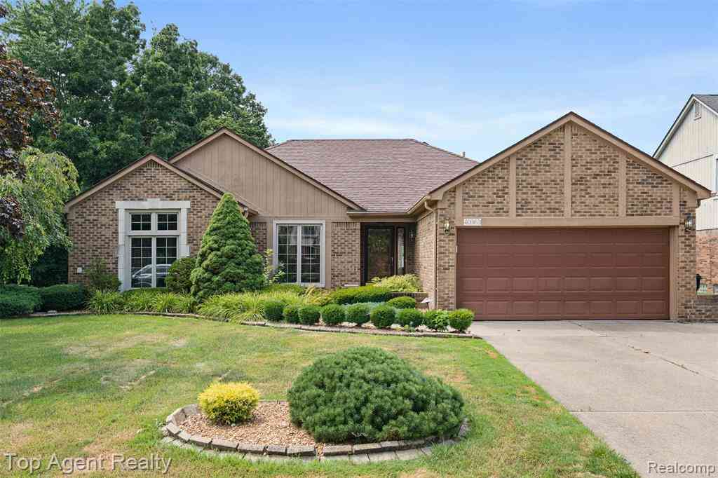 Homes For Sale - 40363 Denbigh Drive <br/> Macomb County, Sterling Heights, MI 48310