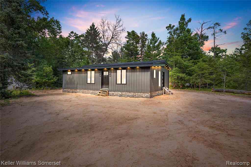 Homes For Sale - 202 Antelope Trail <br/> Roscommon County, Prudenville, MI 48651