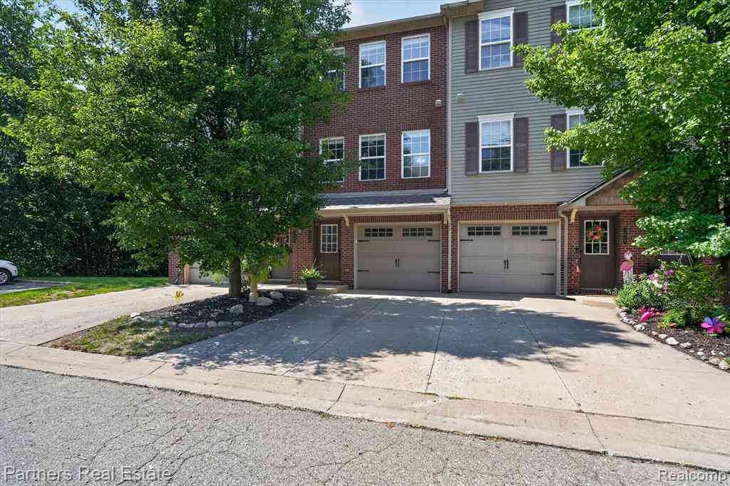 Condo For Sale - 1617 Red Hickory Court <br/> Livingston County, Howell, MI 48855