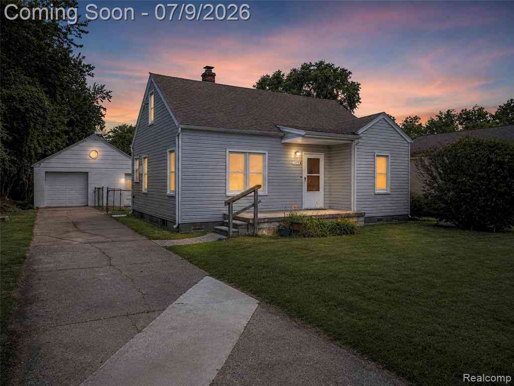 Homes For Sale - 11725 Republic Avenue <br/> Macomb County, Warren, MI 48089