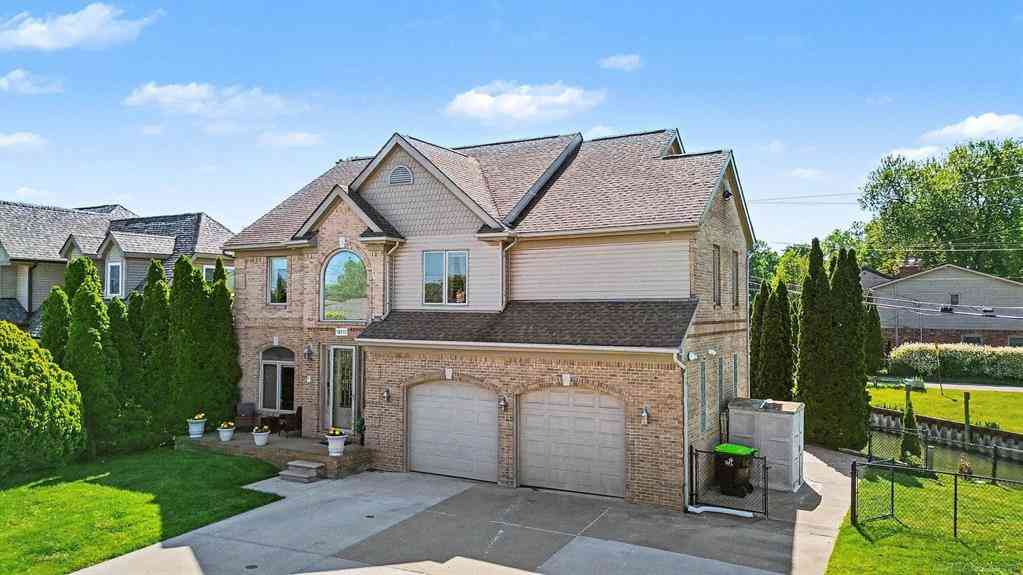 Homes For Sale - 38035 Pointe Rosa Street <br/> Macomb County, Harrison Township, MI 48045