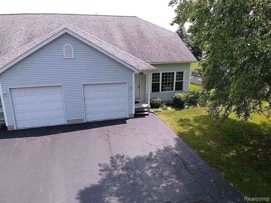 Condo For Sale - 2015 Pauls Court <br/> Marysville, MI 48040