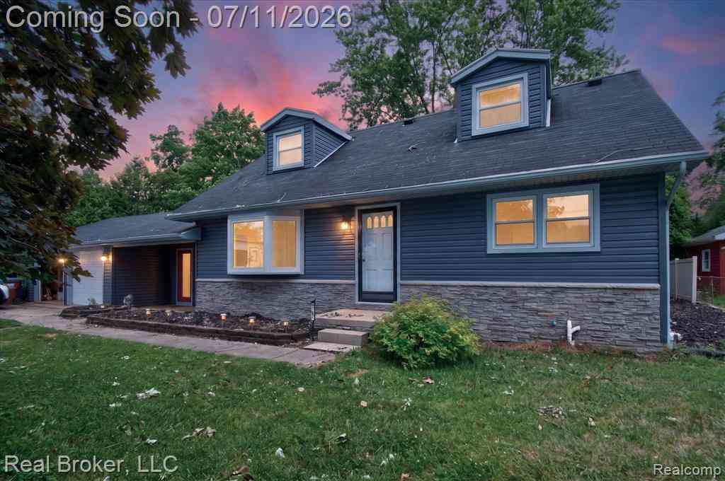 Homes For Sale - 245 Bates Lane <br/> Monroe, MI 48162