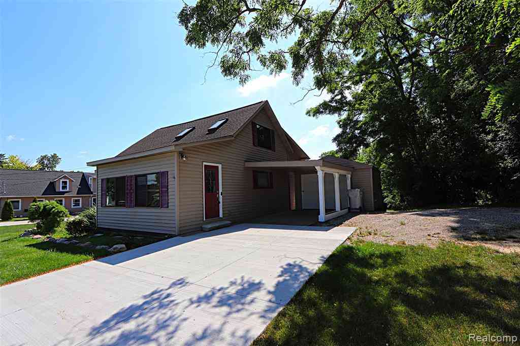 Homes For Sale - 412 E Shore Drive <br/> Washtenaw County, Whitmore Lake, MI 48189