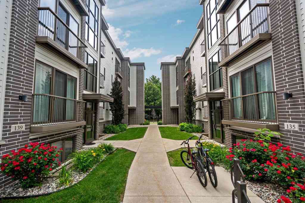 Condo For Sale - 139 E Eighth Street <br/> Traverse City, MI 49684