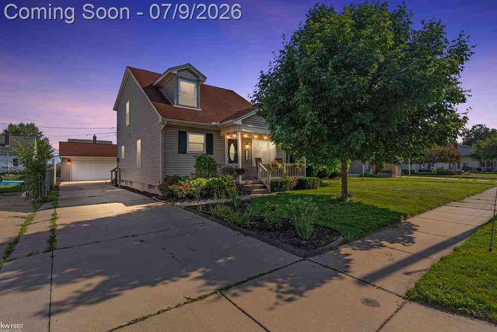 Homes For Sale - 8307 Edward Avenue <br/> Center Line, MI 48015