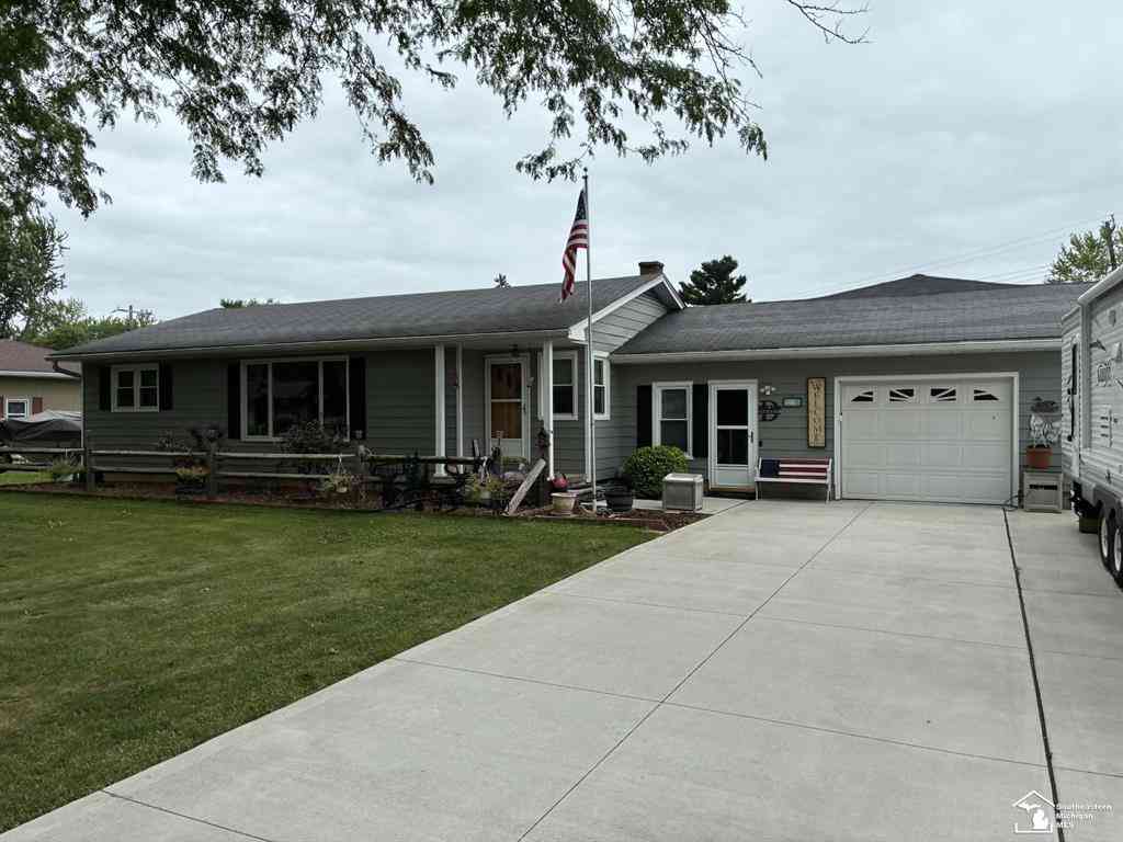 Homes For Sale - 8296 Westwood Drive <br/> Monroe County, Ida, MI 48140