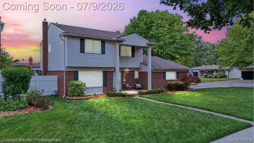 Homes For Sale - 8731 Paulina Drive <br/> Macomb County, Sterling Heights, MI 48312