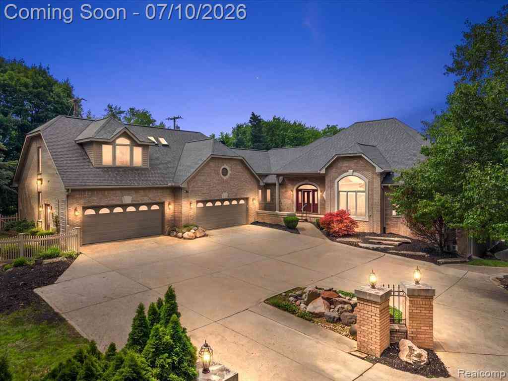Homes For Sale - 901 Spring Drive <br/> Northville, MI 48167