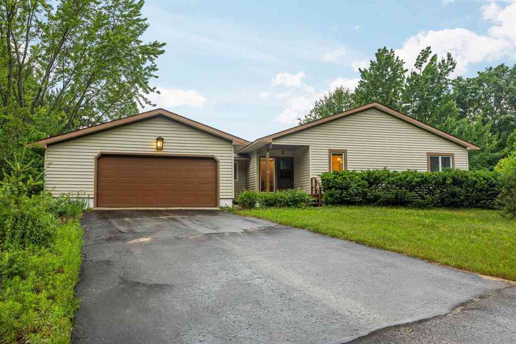 Homes For Sale - 901 Huron Hills Drive <br/> Traverse City, MI 49686