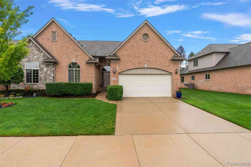 Condo For Sale - 2681 Kentwood Drive  #69<br/> Macomb County, Utica, MI 48316